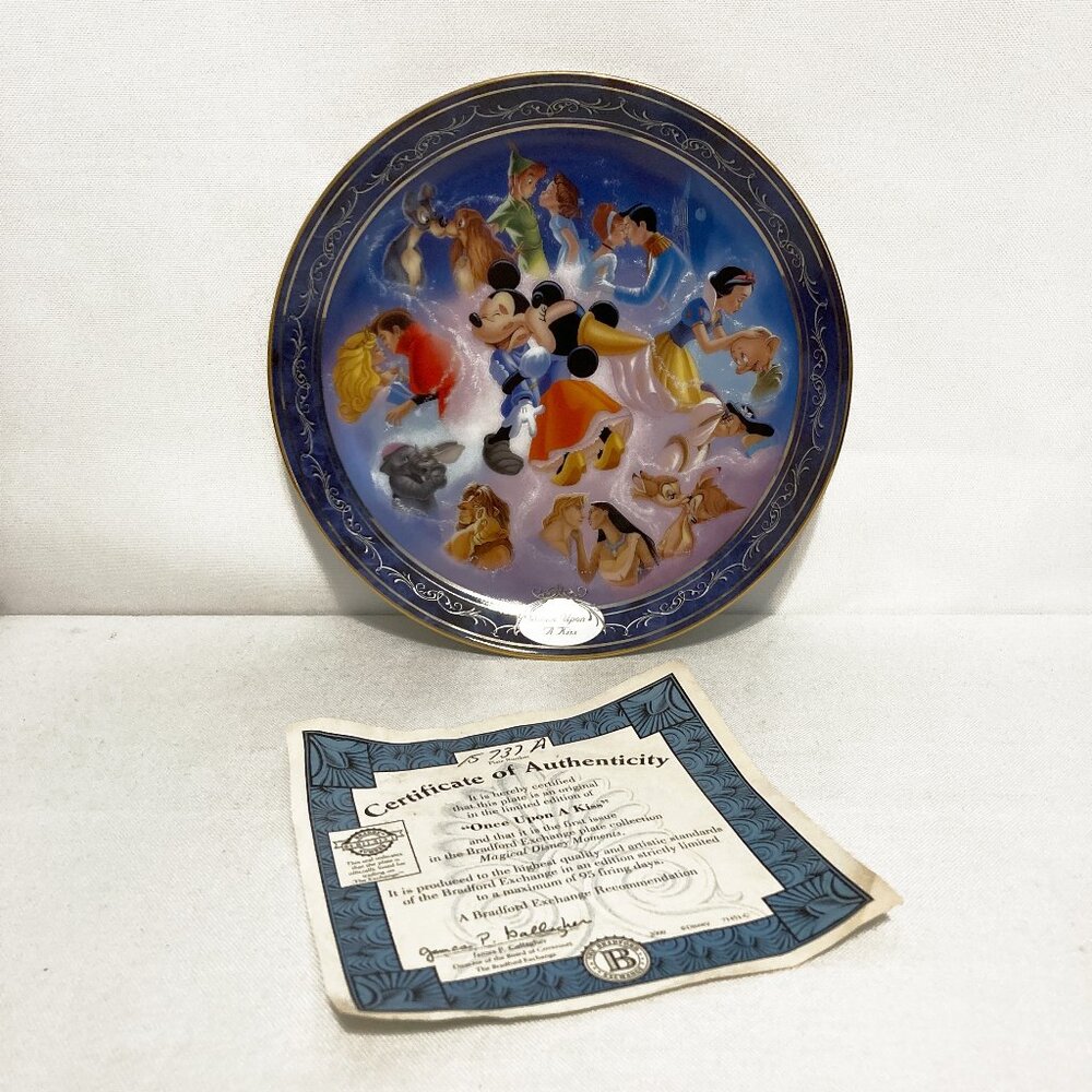 Bradford Exchange Disney Once Upon A Kiss Collector Plate 8" Diameter - Picture 2 of 3